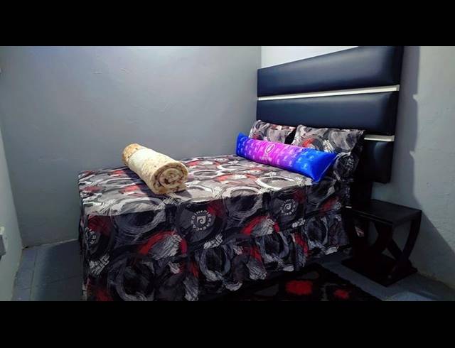 BUSINESS FOR SALE IN YEOVILLE